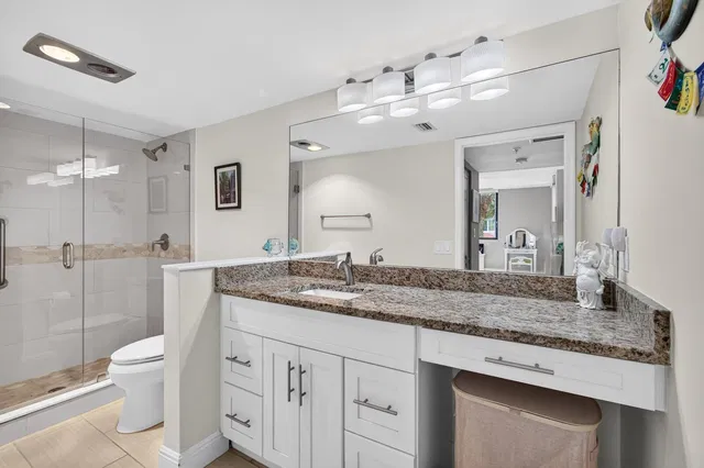 Unit 2010 photo 72