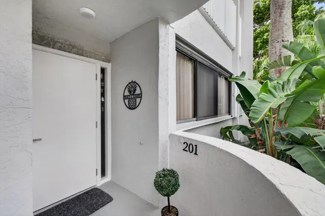Unit 2010 photo 76