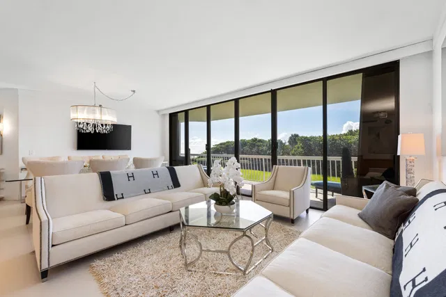 Sloan's Curve Palm Beach Residence photo 4