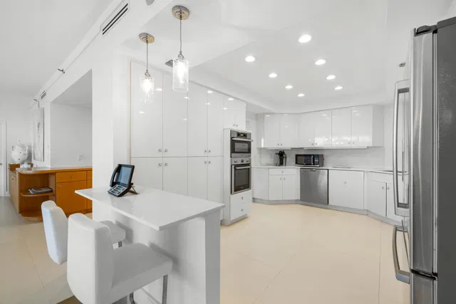 Sloan's Curve Palm Beach Residence photo 9