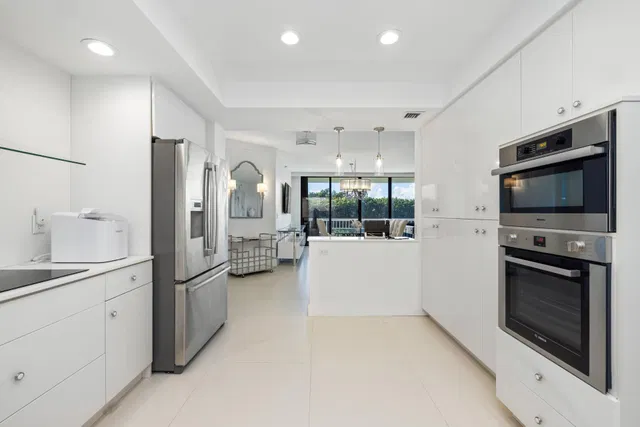 Sloan's Curve Palm Beach Residence photo 10