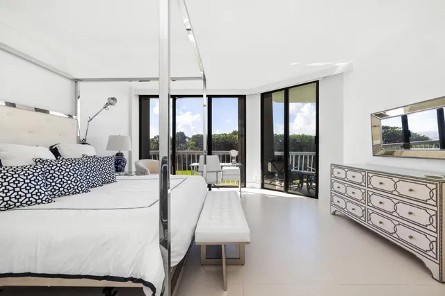 Sloan's Curve Palm Beach Residence photo 11
