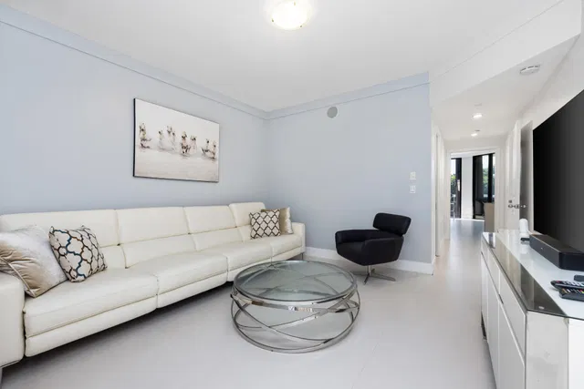Sloan's Curve Palm Beach Residence photo 15