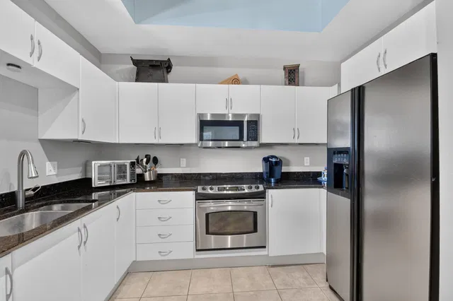 Windward Cove Lantana Unit 108 photo 9