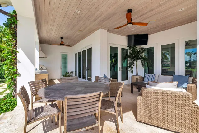 SoSo West Palm Beach Residence photo 23