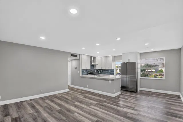 Residence photo 3