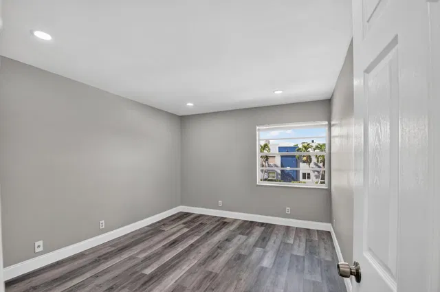 Residence photo 16