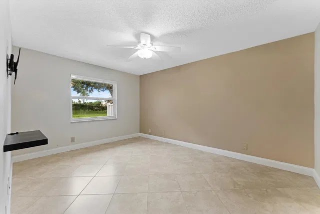 Residence photo 15