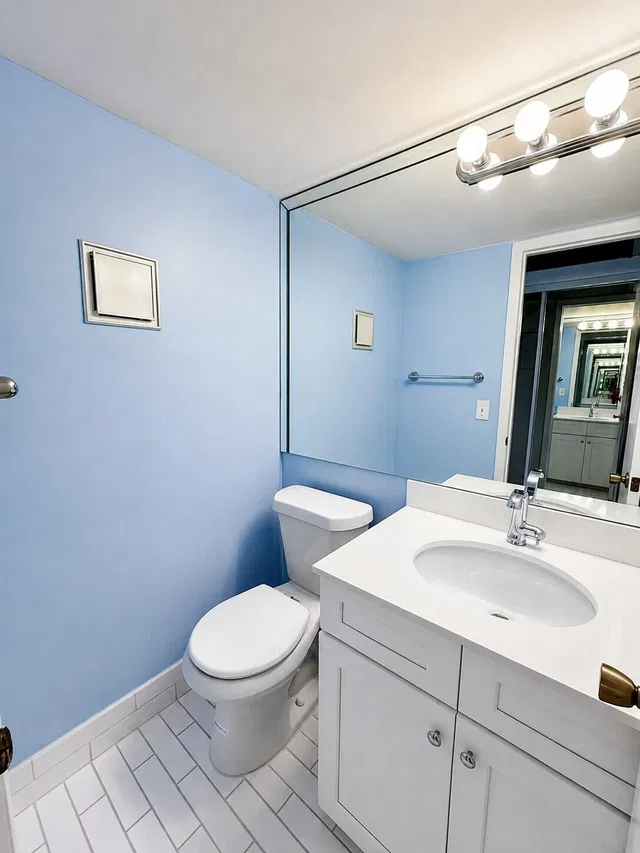 Unit 1089 photo 5