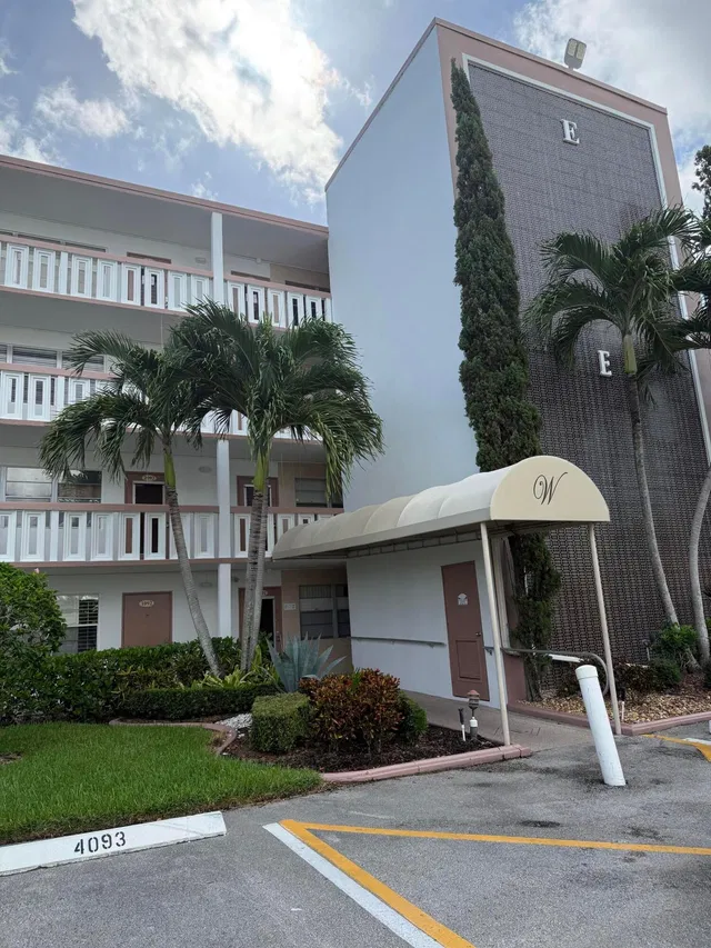 Unit 1089 photo 12