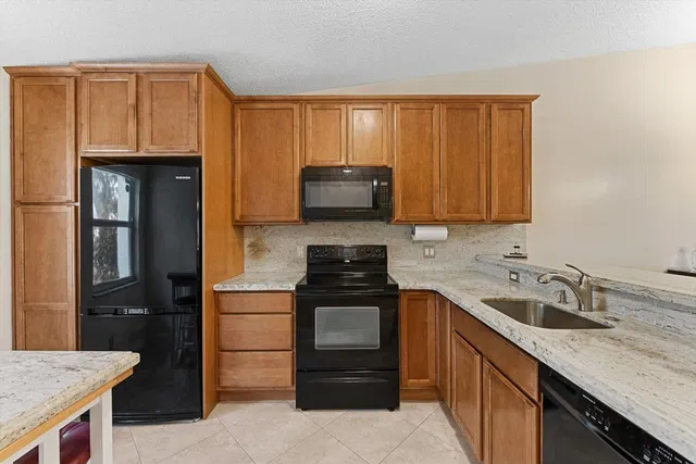 Residence photo 3