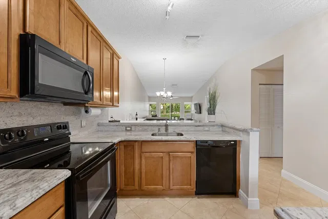 Residence photo 6