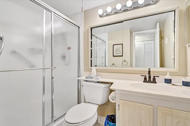 Unit 106 photo 11