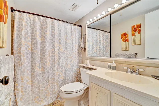 Unit 106 photo 14