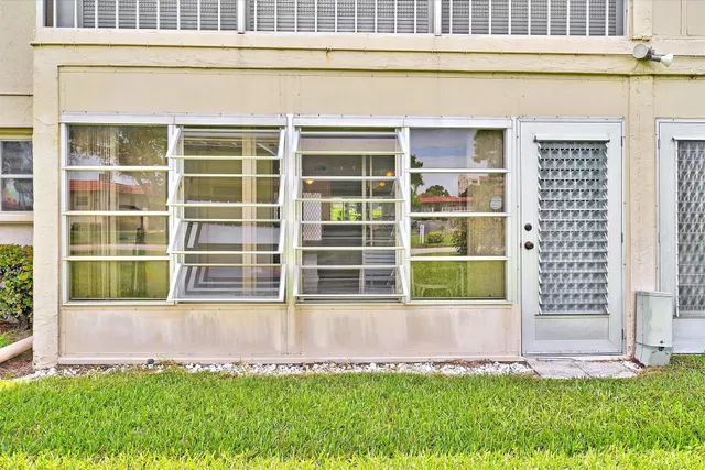 Unit 106 photo 17