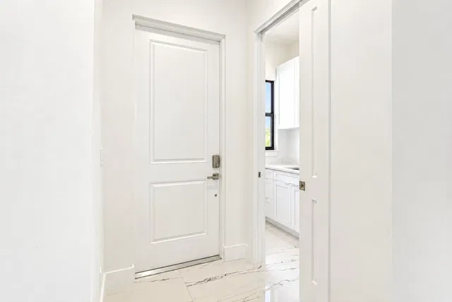 Residence photo 3