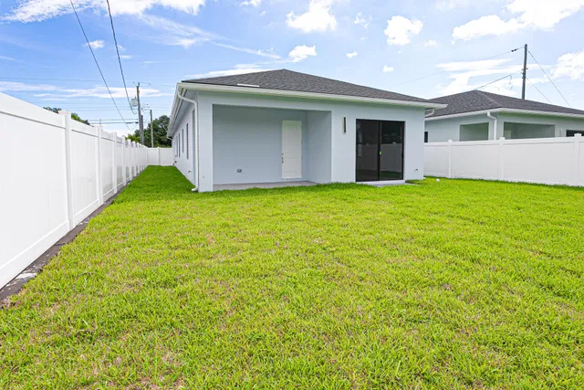 Residence photo 12