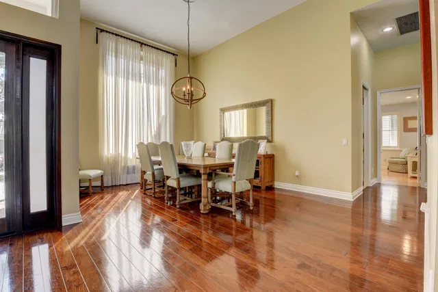 Residence photo 3