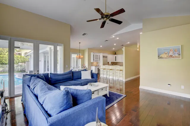 Residence photo 6