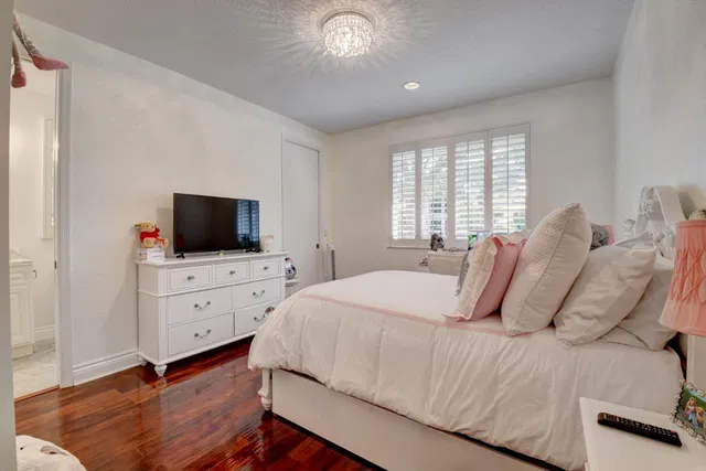 Residence photo 17