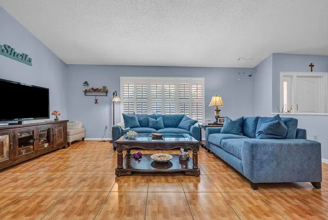 Residence photo 17