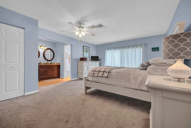 Residence photo 18