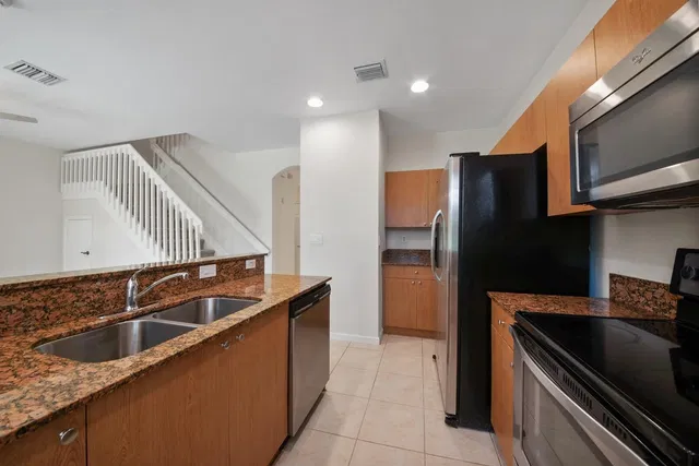 Residence photo 8