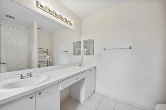 Residence photo 16