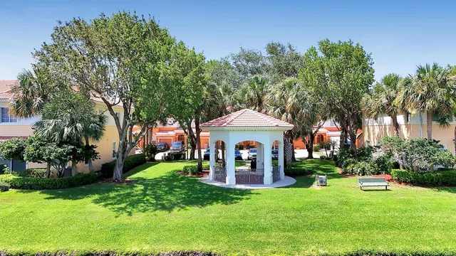 Residence photo 28