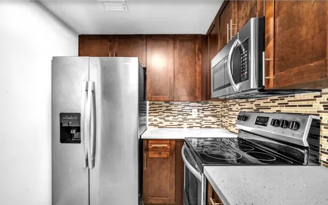 Residence photo 3