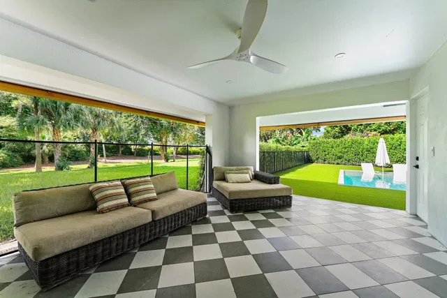 Residence photo 6