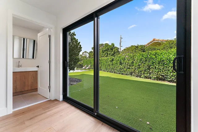 Residence photo 24