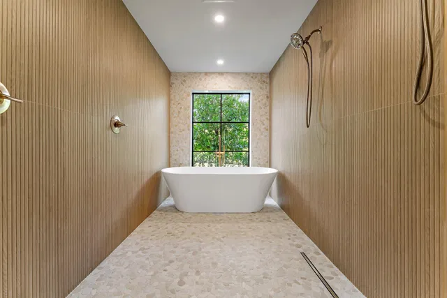 Residence photo 32