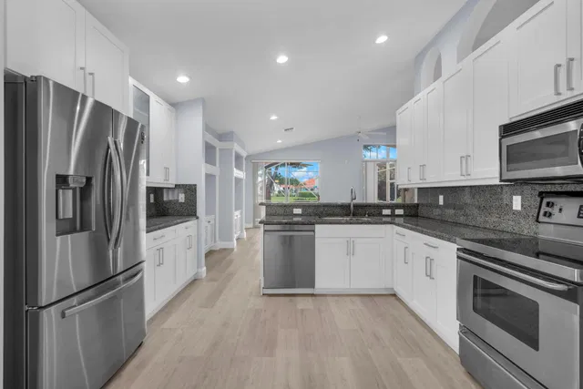  Residence photo 15