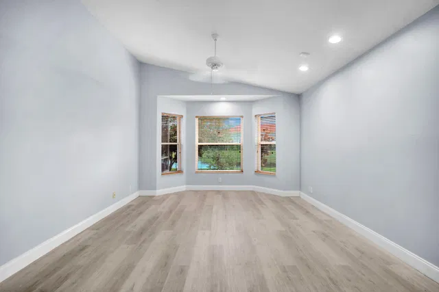  Residence photo 17