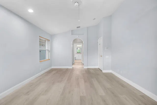  Residence photo 18