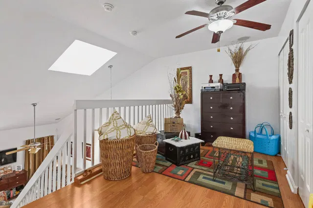 Unit C photo 22