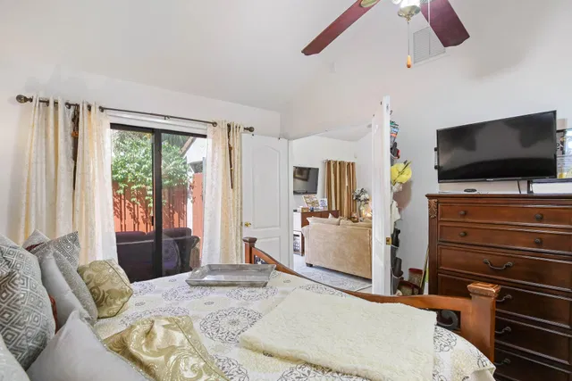 Unit C photo 29