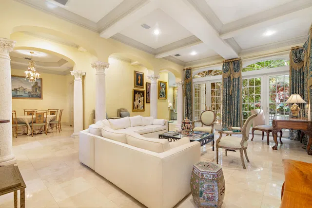 Royal Park Residence photo 6