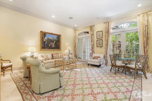 Royal Park Residence photo 9