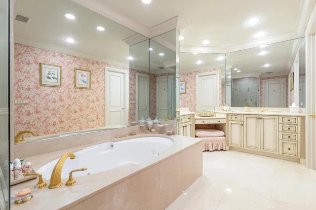 Royal Park Residence photo 24