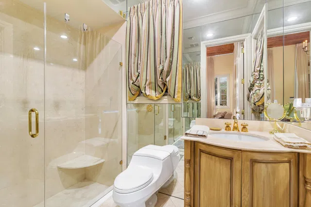 Royal Park Residence photo 31