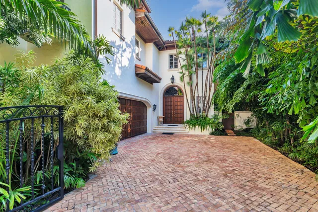 Royal Park Residence photo 32