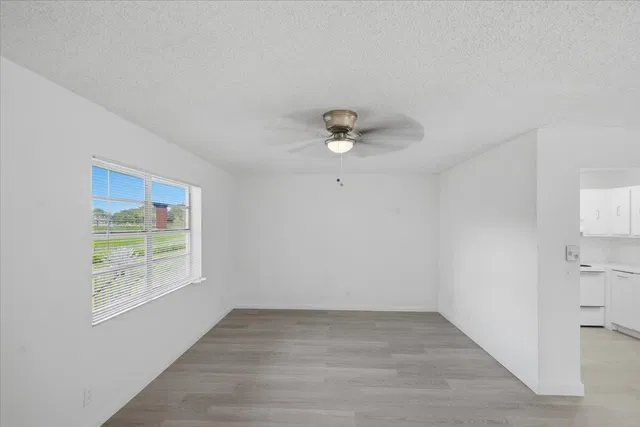 Residence photo 9