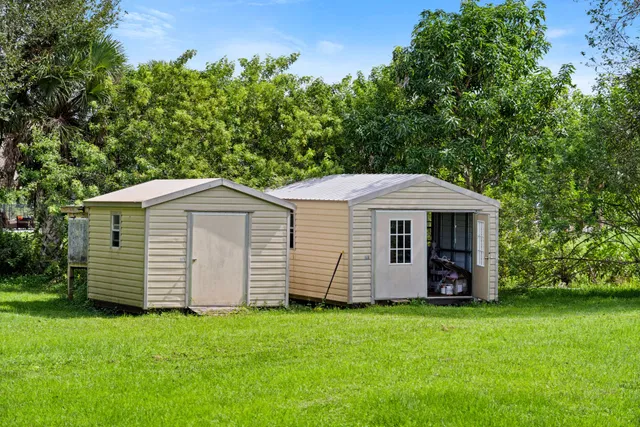 Residence photo 30