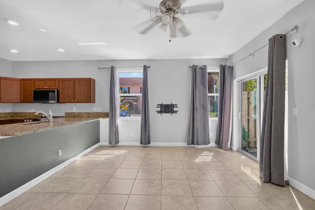 Residence photo 26