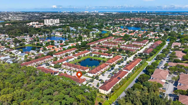Residence photo 42