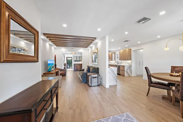 SoSo West Palm Beach Residence photo 9