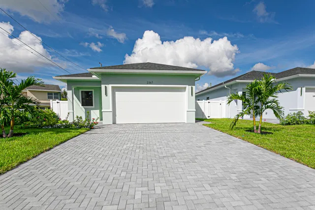 Residence photo 3