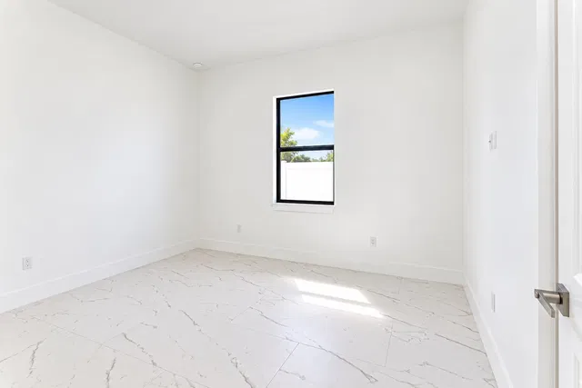 Residence photo 20